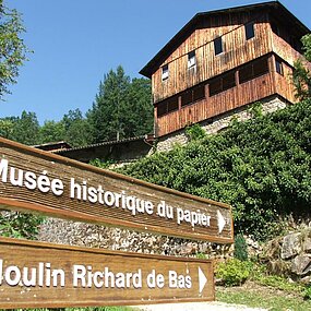 Dossier pédagogique - Moulin à papier Richard de Bas