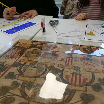 Montre-toi, chevalier ! Un atelier sur l'art des blasons pour les 6-12 ans